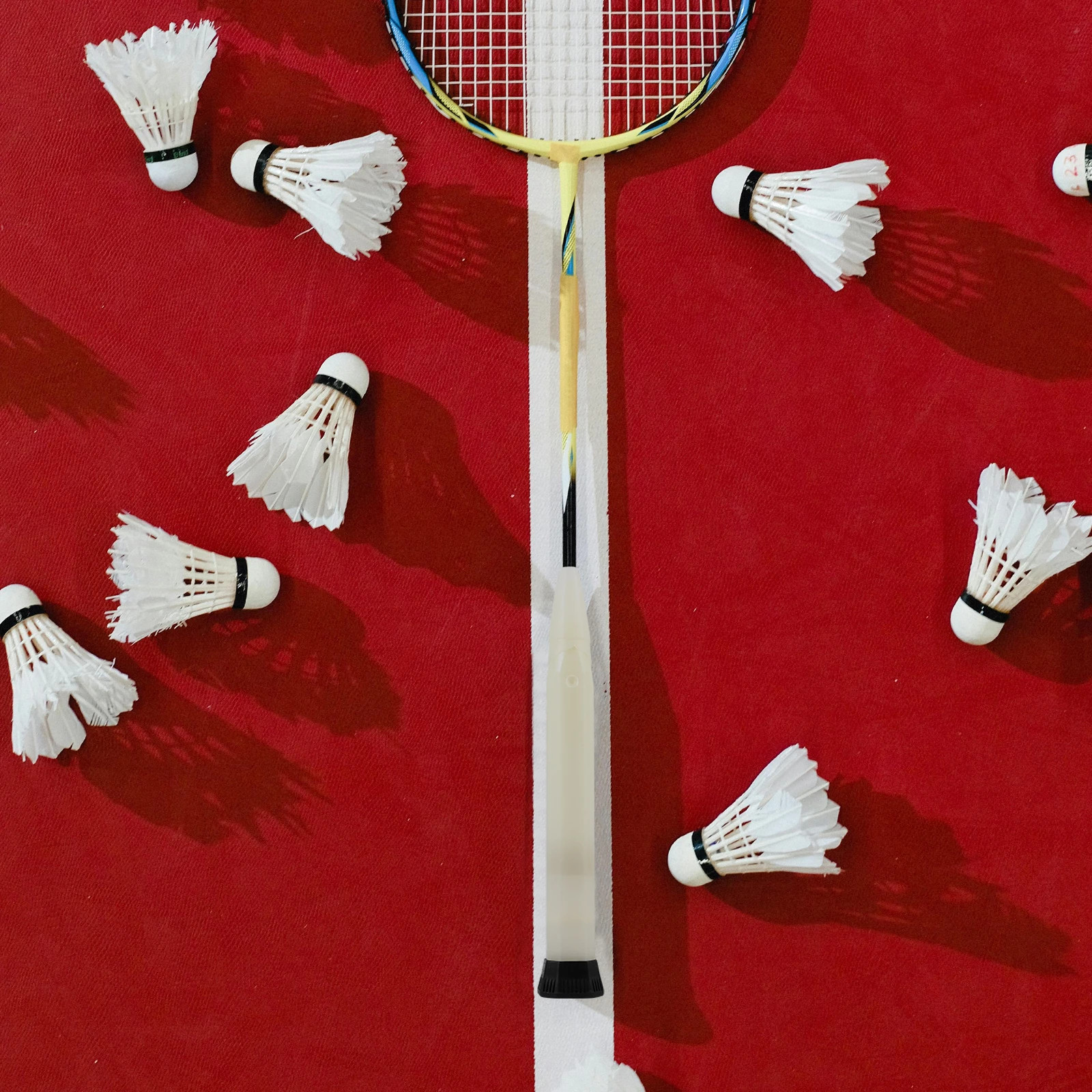 

1 set Floating Handle Badminton Racket Grip Replacement Durable Plastic Smooth Surface Anti Vibration Easy Maintenance Racket