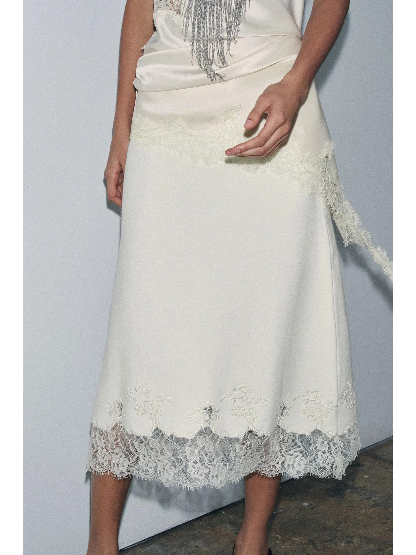 

Unique Beautiful Beaded Lace Knitted Midi Skirt Spring 2026 f-length A-line Stand Fit Ladies Faion Mid-waist Other Ma...