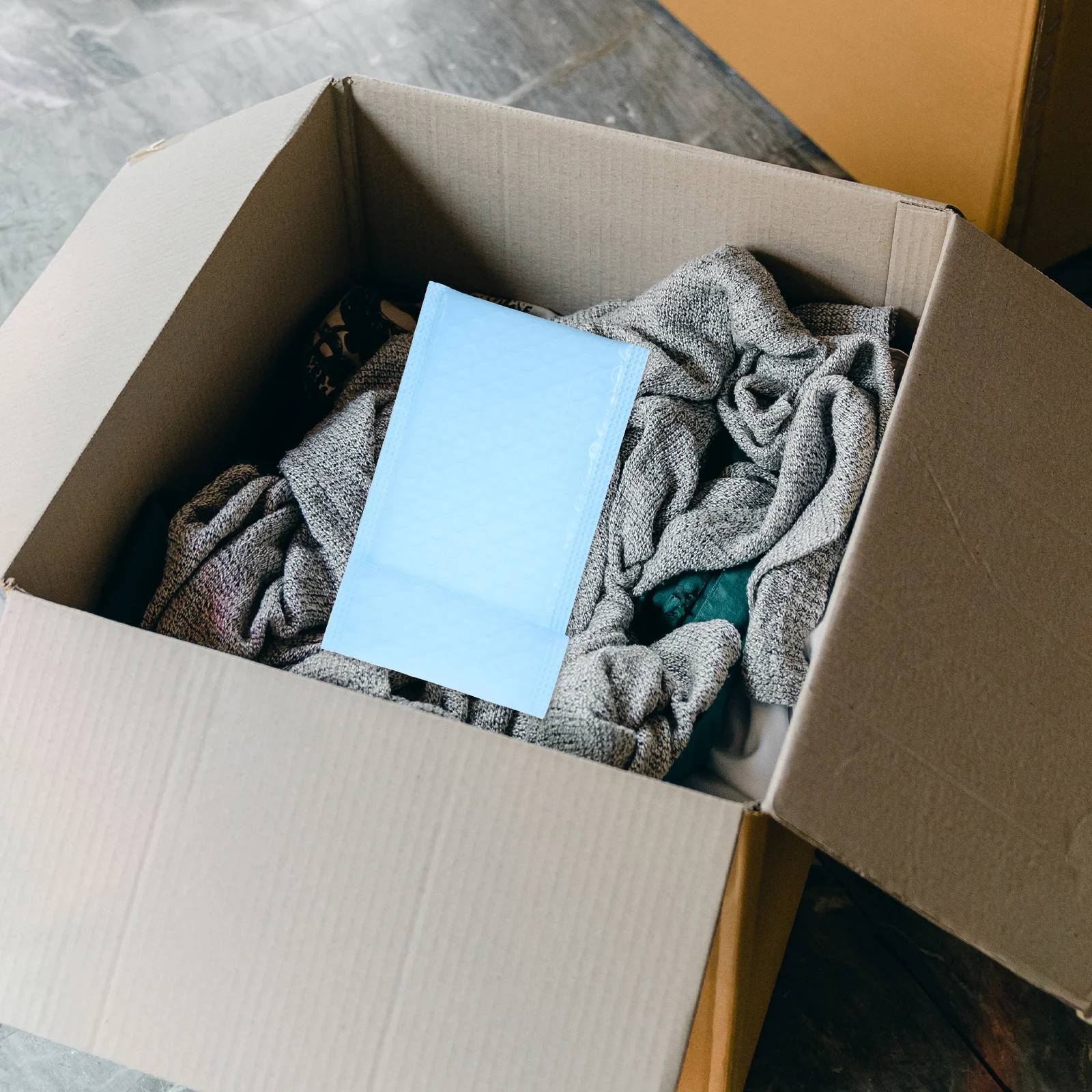 

100pcs Sealed Bag Professional Shipping Bags Mailing Package Pouch Small Bubble Mailers Wear Resistant Strong Adhesive Suitable