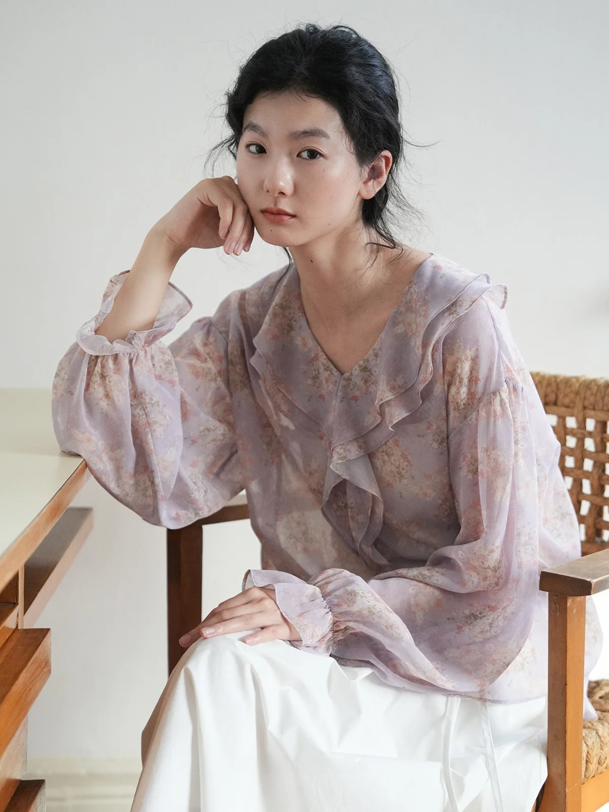 Dailycloset Top da donna in chiffon traspirante con stampa floreale viola e maniche a campana in pizzo effetto legno