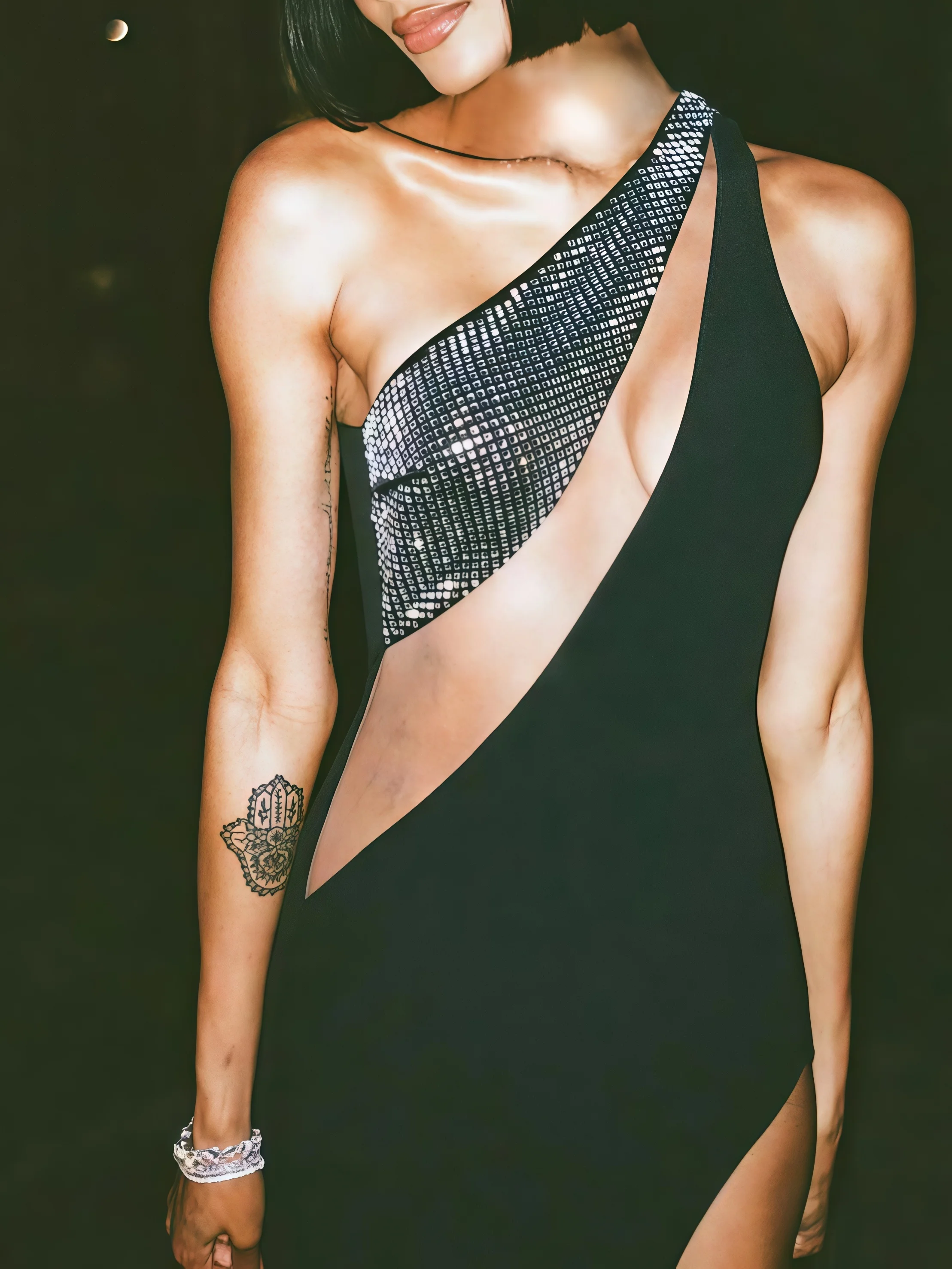 Femmes brillant strass une épaule maille transparente voir à travers longue robe Maxi noire de luxe soirée robes d'invité de mariage