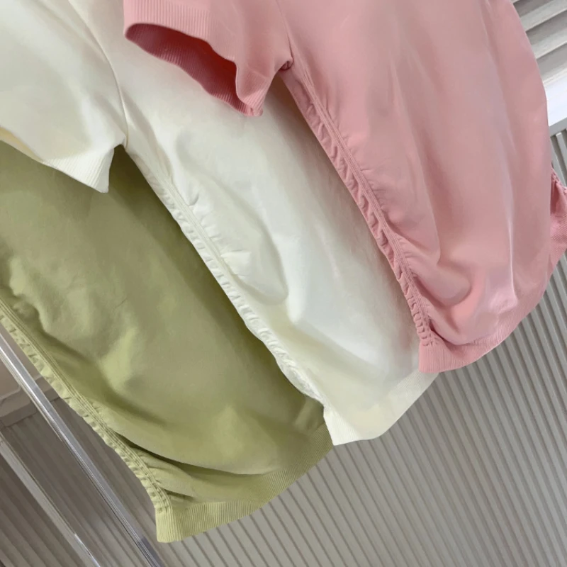 Nahtloser V-Ausschnitt mit BH-Pads, kurzärmeliges, dünnes, schlankes, einteiliges T-Shirt für Damen, Yoga-Kleidung, Fitness-Tops für Damen