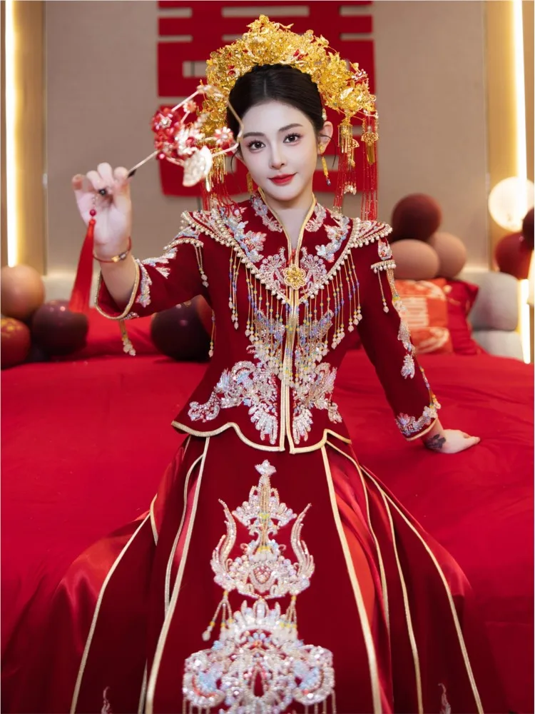 

Свадебное платье с вышивкой бисером тяжелой промышленности, новый бархат невесты в китайском стиле и