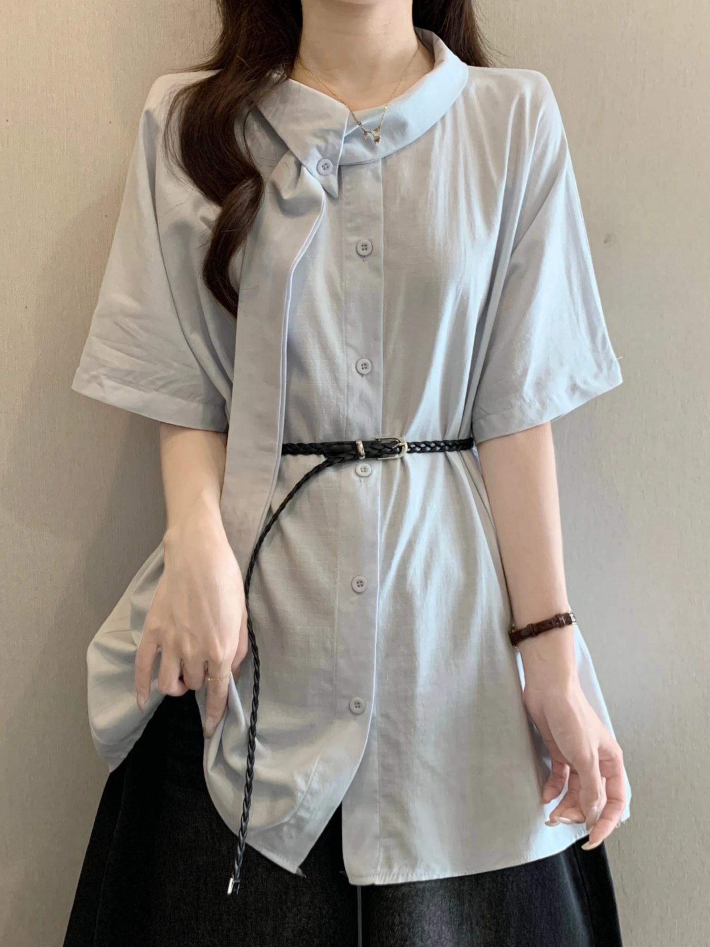 

Women's Design Sensation Sash Short Sleeve Shirt Summer 2026 plus Size Slimming Midi Base Layer Top Korean Style Commute Wind
