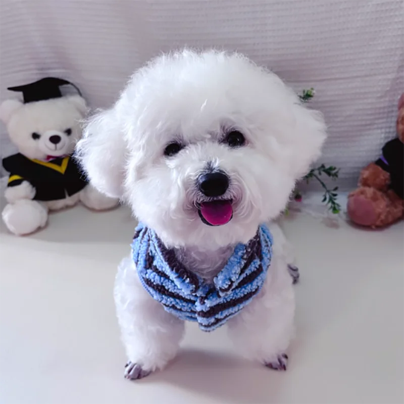 

Плюшевая одежда для домашних животных, зимняя толстовка для щенков, теплая полосатая теплая плюшевая одежда на пуговицах с петлей для поводка, товары для собак