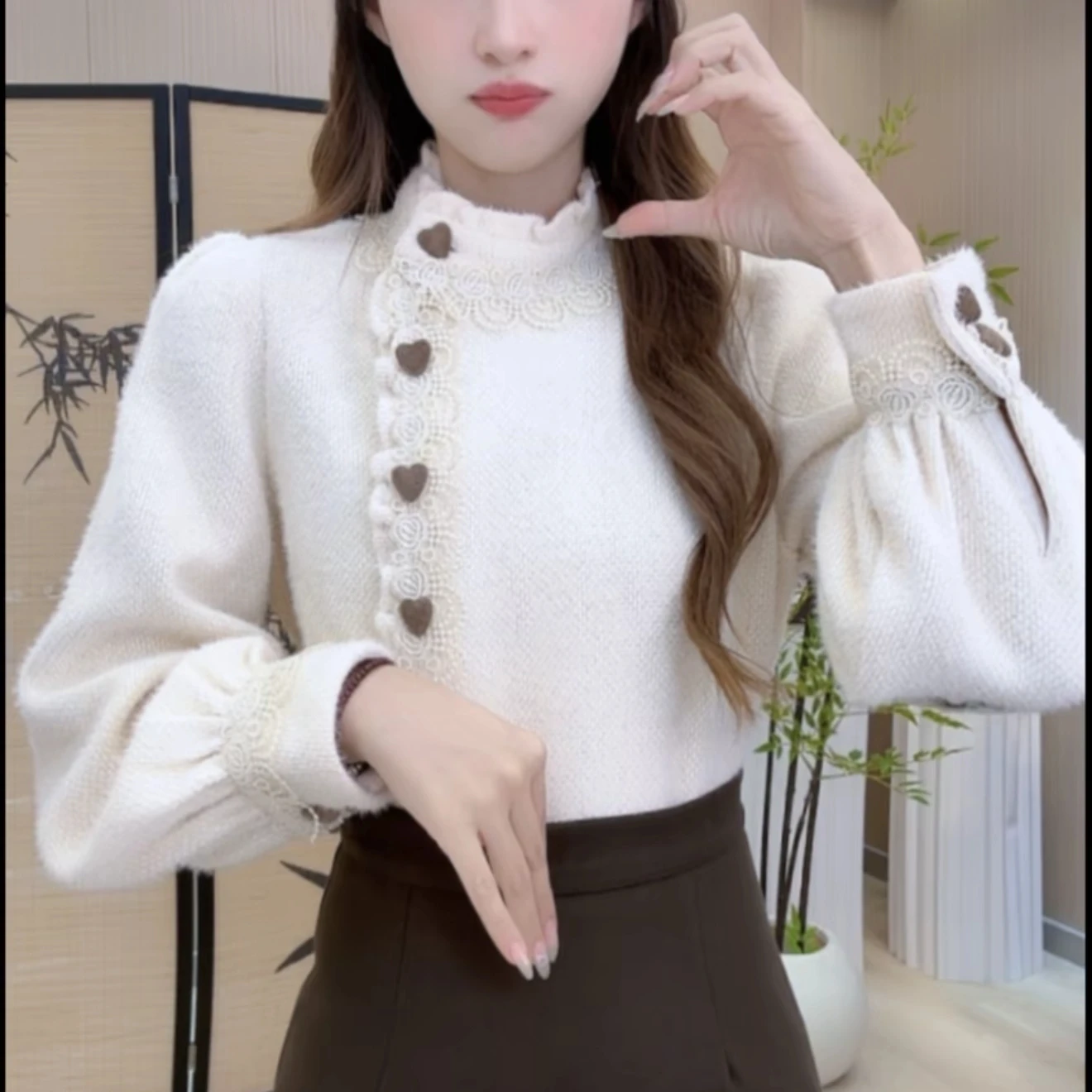 

Thiened Lace Trim Heart Value Button Base irt Women's Autumn Winter New Gentle Brued Inner Wear Top Luxury Loose Fit Lo...