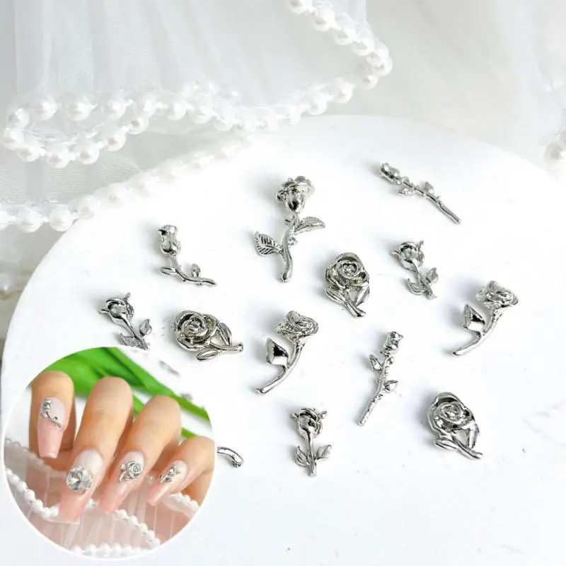 20개 라이트 럭셔리 메탈 합금 장미꽃 네일 참 3D 레트로 실버 꽃 네일 아트 장식 액세서리 DIY 네일용
