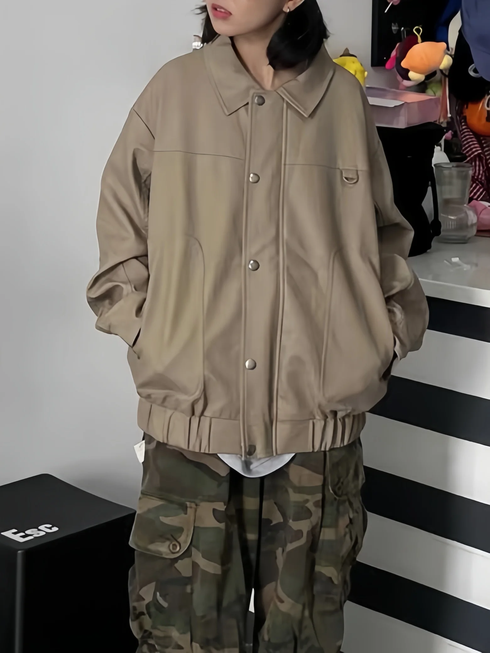 

Кожаная куртка свободного кроя с большими карманами, в стиле ретро, с отложным воротником, для пар, осенне-зимняя, молодежная, модная, из искусственной кожи