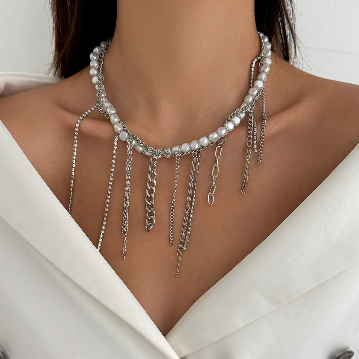 Short Pearl Choker French Elegant Multi Layer Wrapped Love Cross Pendant Minimalist Niche Design Collarbone Necklace