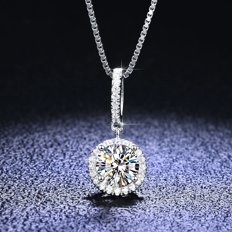 

Real Platinum Pendants 1 Carat Moissanite Diamond Necklace for Women Classic Round Bag Snow Clavicle Chain Wedding Jewelry Gift