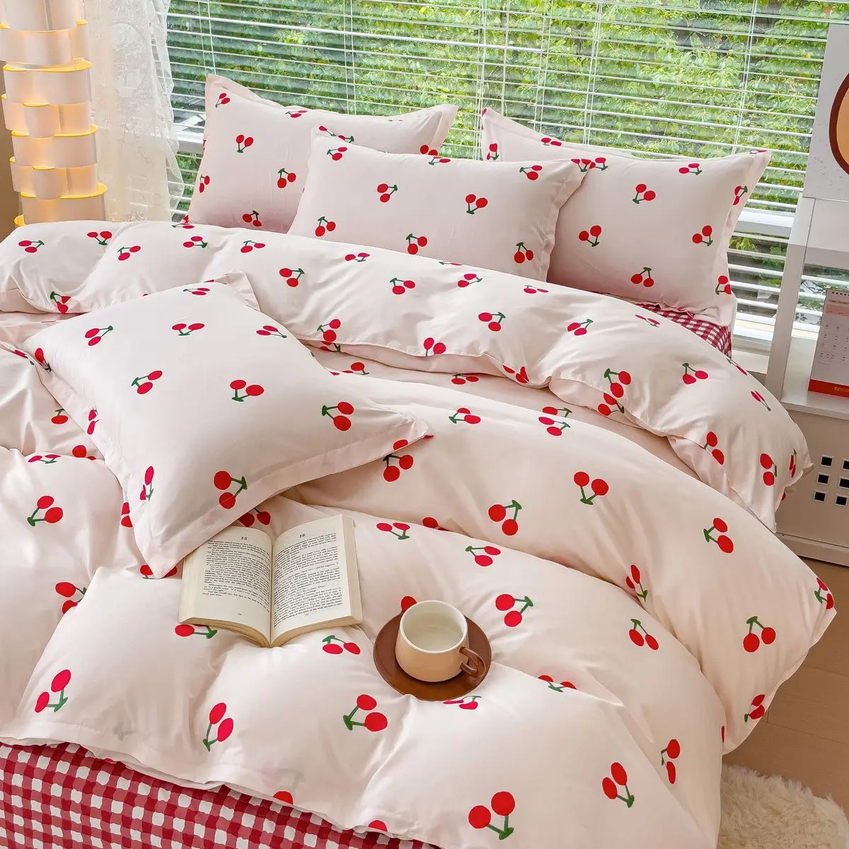 Conjunto de cama bonito cereja para meninos e meninas, sem enchimento, urso laranja, capa de edredão kawaii, folha plana, fronha, roupa de cama Twin Queen