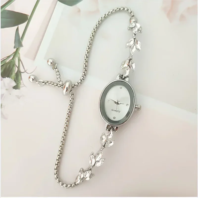 New Elegant Watch for Women Rhinestone Inlaid for Clover Lady Watches Oval Fashion Quartz Wristwatch Bracelet Clocks reloj mujer