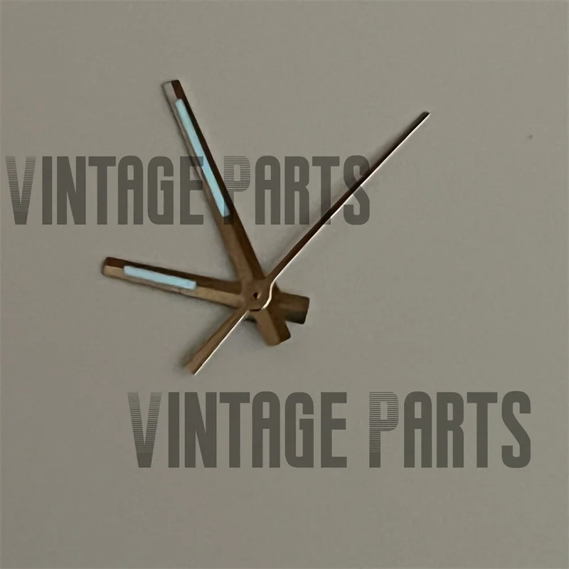 Modifica le lancette dell'orologio con data luminosa blu ghiaccio da 8 mm * 12 mm * 12,5 mm adatte per il movimento NH35 NH36