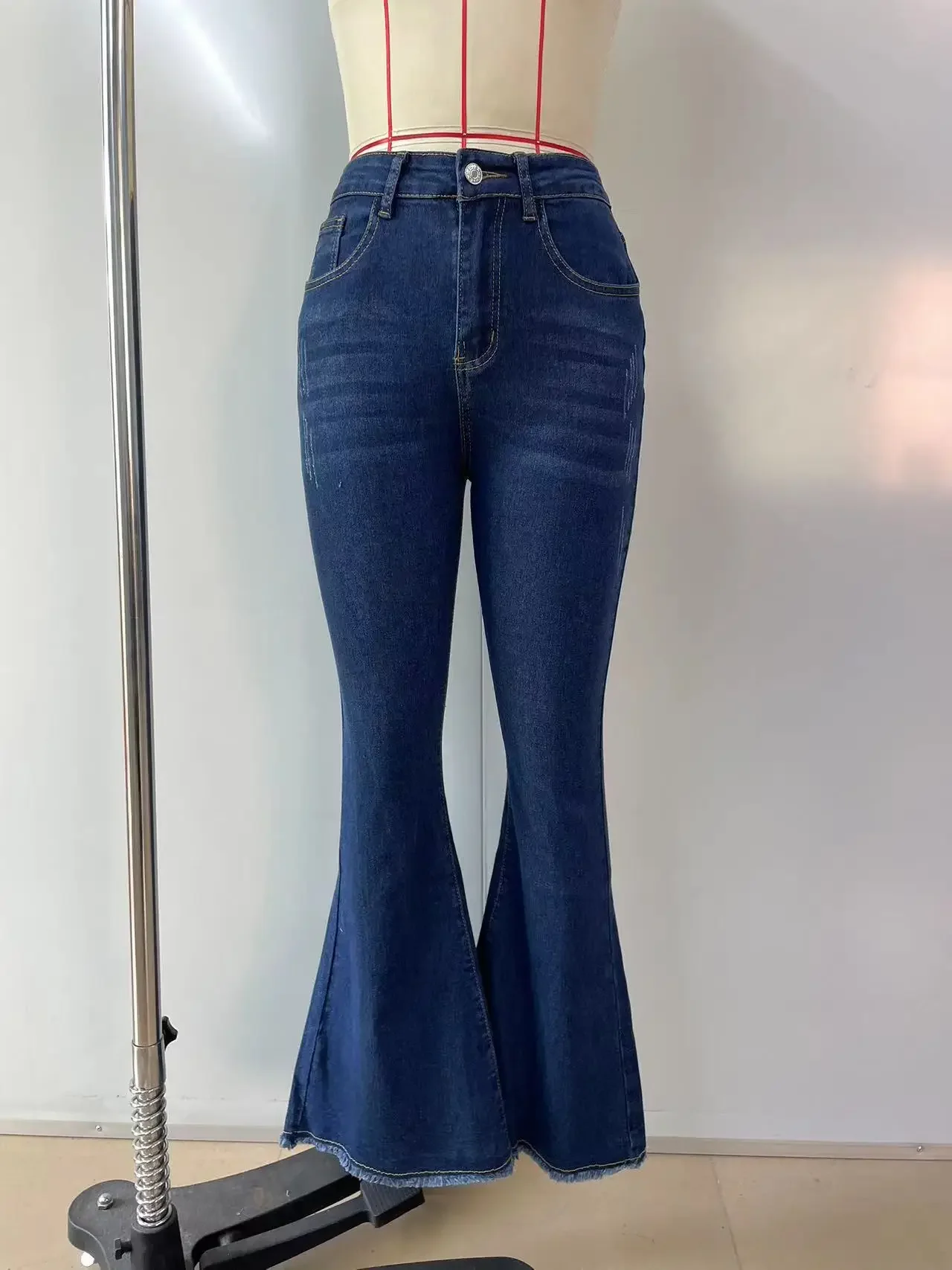 سراويل جينز مضيئة للنساء من قماش الدنيم سراويل قصيرة بجيوب متعثرة قابلة للتمدد بخصر عالٍ مغسولة 2025 ملابس الشارع بطول الأرض #6