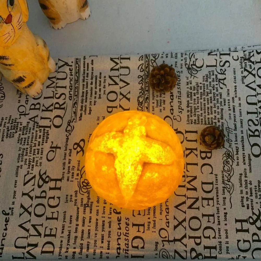 Creative Bread Shaped Lamp Cute Battery Operated LED Bread Lamp Multi-functional Funny Simulation Croissant Light Baking Room