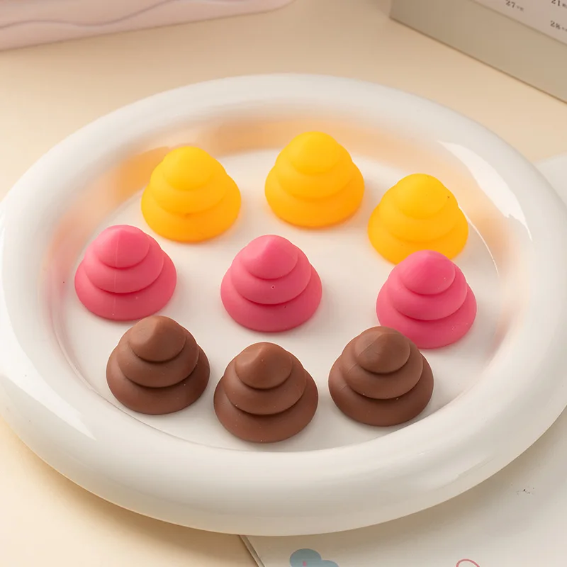 かわいいおもちゃ、プッシュプッシュで握れるうんち型ストレス解消感覚玩具、面白いうんち型、子供と大人向けのジョークいたずらおもちゃ、ランダムカラー