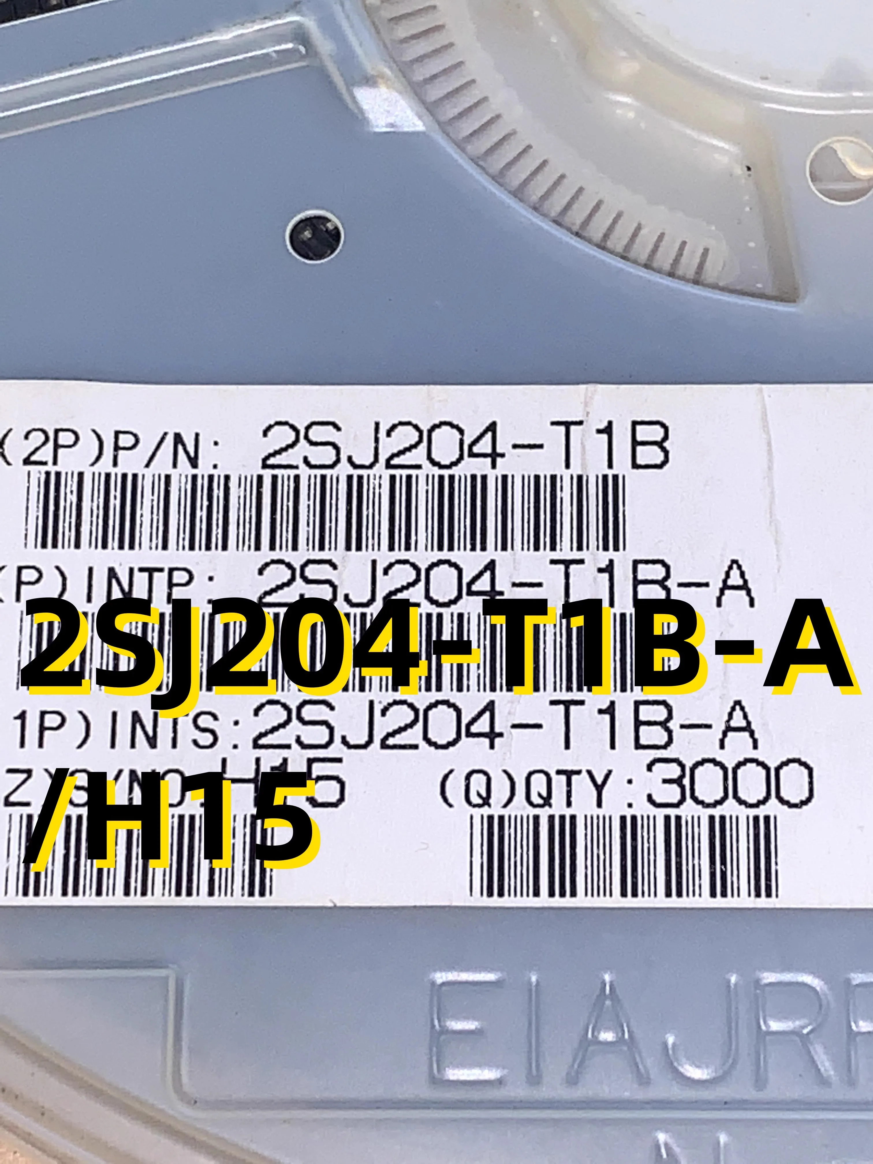 

50pcs 2SJ204-T1B-A/H15 03+08 SOT23