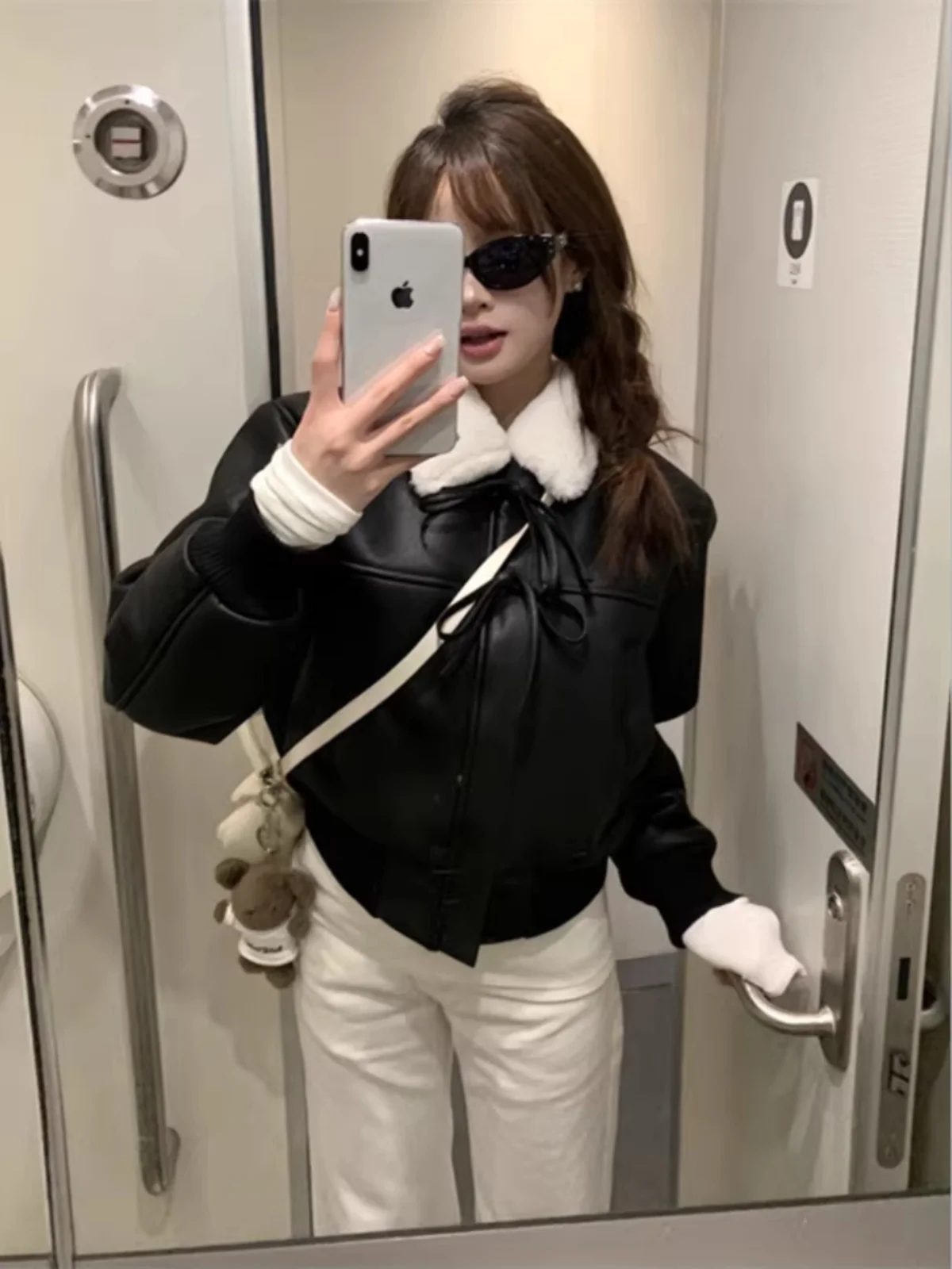 Black Fur Collar Leather Jacket Women's Winter Thickened American Style Motorcycle Short Coat with Fleece Inner Integrated Fur