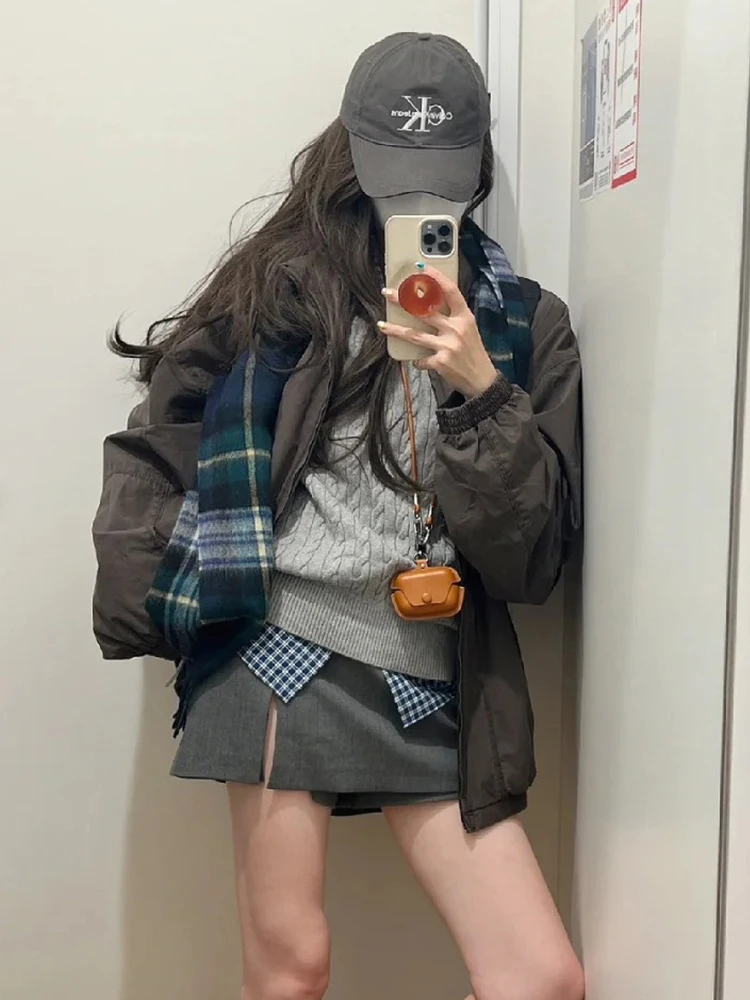 

Американская ретро-куртка в стиле рабочей одежды для женщин, ранняя осень 2026, новая, стильная, свободная верхняя одежда с цепочкой, хлопок