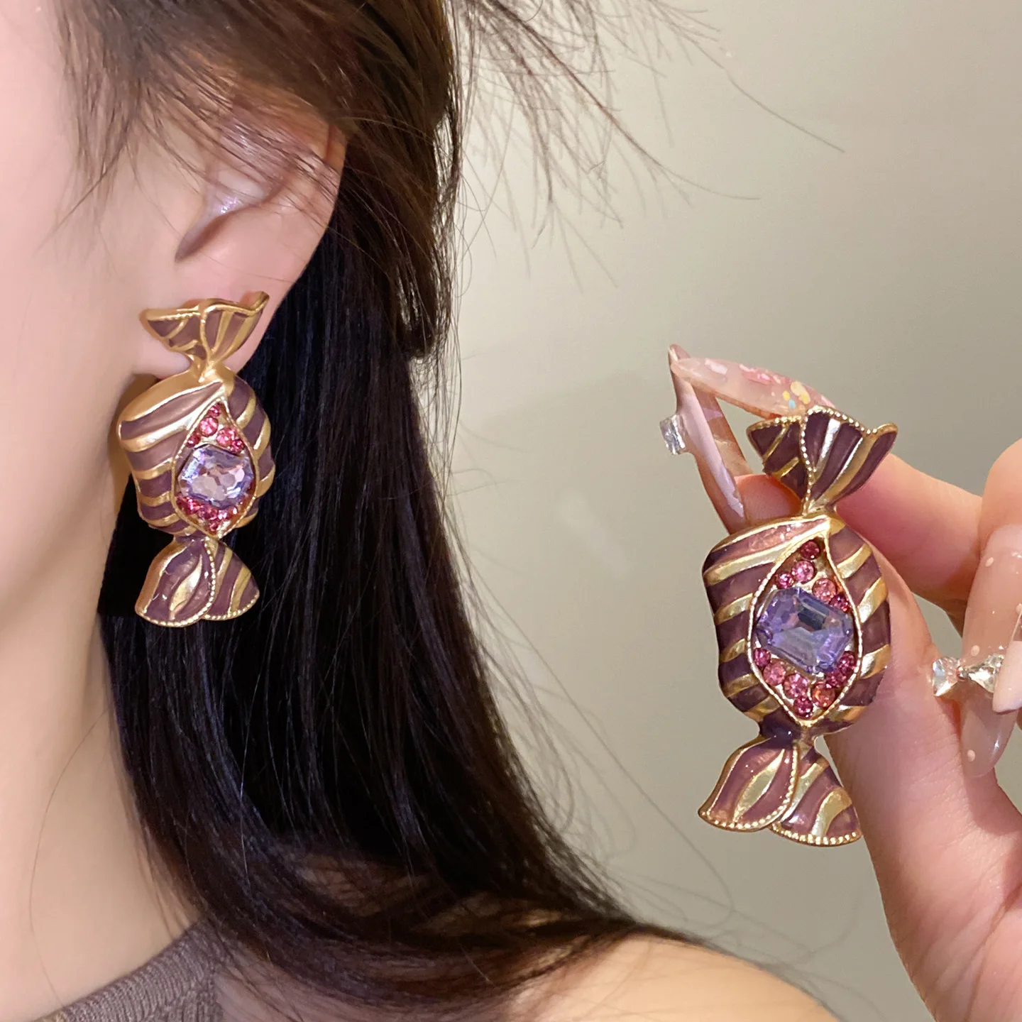Vintage Rhinestone Enamel Candy Stud Earrings Retro Versatile Exquisite Luxury High Sense Women Ear Jewelry