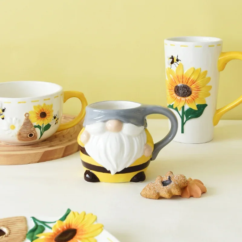 Nordic Santa Claus Ceramic Mug Creative Relief Bee Cup Couples Ceramic Drinking Vessels Home Breakfast Cup Christmas Decorations