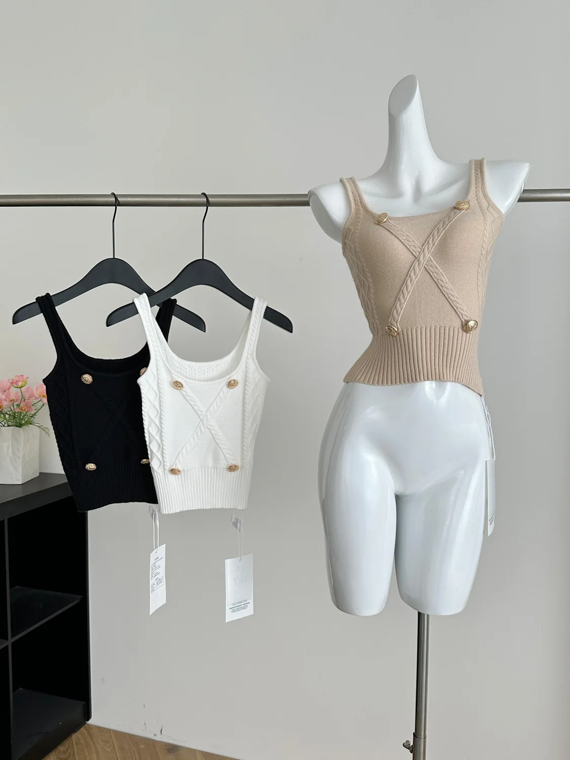 

Women's Summer Chic Cross Pattern Slim Knitted Short Camisole Lady Streetwear Sleeveless Solid Color Tank Top