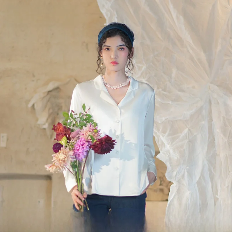 

Шелковая блузка с длинным рукавом для женщин, винтажный приталенный универсальный топ, новый осенний дизайн от a Life on the Left, однотонная, на пуговицах