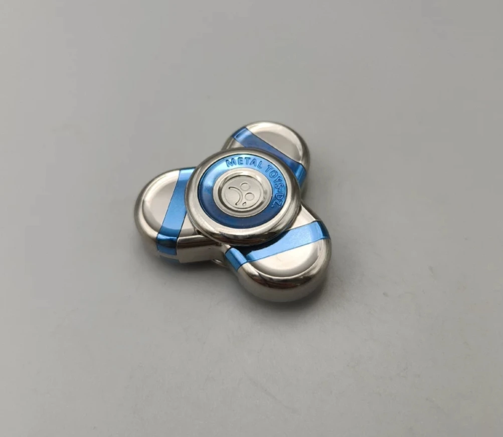 GEBRAUCHTES EDC Dz Kleeblatt Titanlegierung Spinner Fingerspitzen-Gyroskop Dekompressionsspielzeug