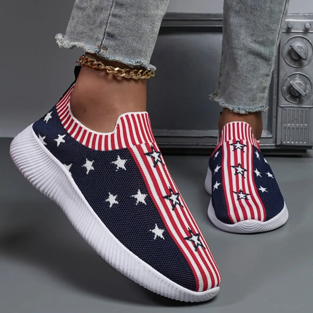 

2026 New Soft and Comfortable Multi-functional Low-top Casual Thick-soled Shoes Breathable Commuter Shoes Unisex Sports Shoes