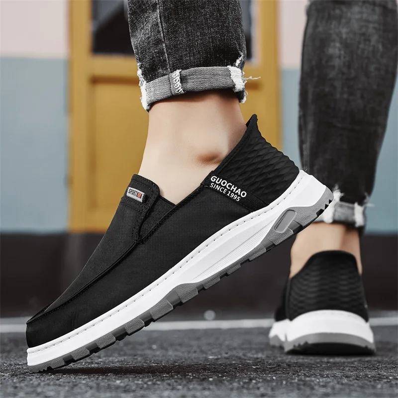 

2025 Нескользящие, простые в носке новые мужские удобные новые мягкие и легко гибкие повседневные прогулочные кроссовки большого размера на одну ногу