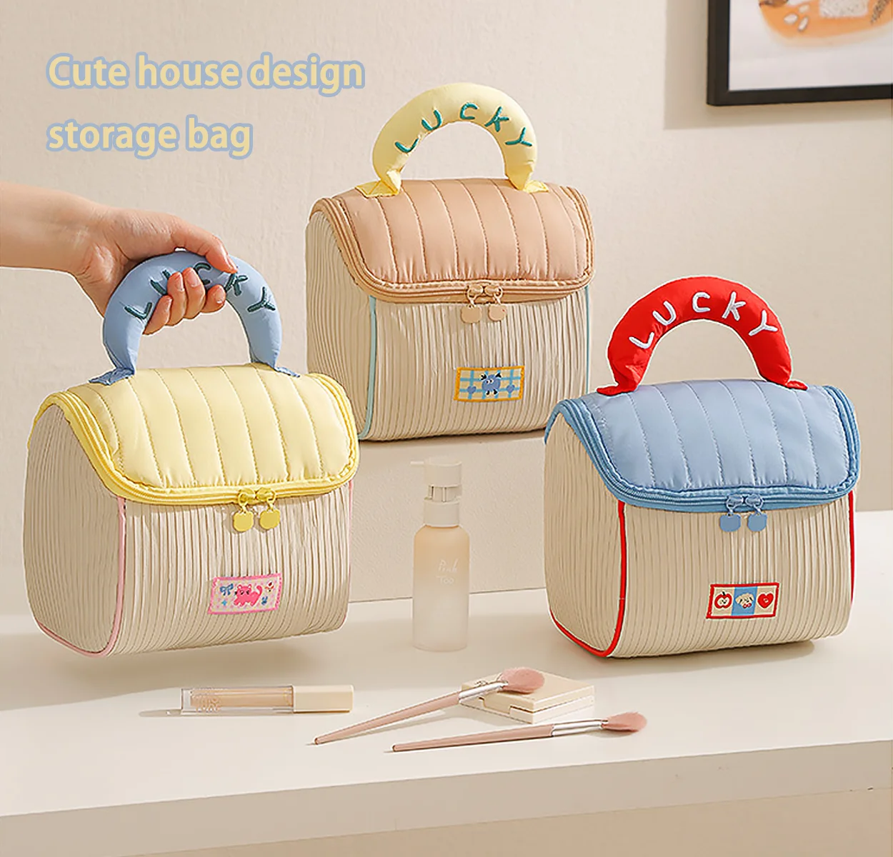 Cute little house makeup bag with large capacity and high aesthetic value, portable toiletry bag, travel cosmetics storage bag