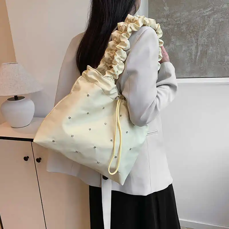 Early Autumn Large Canvas Tote Bag Women's 2024 New Versatile High Capacity Student Single Shoulder Bag Artistic Clear Style