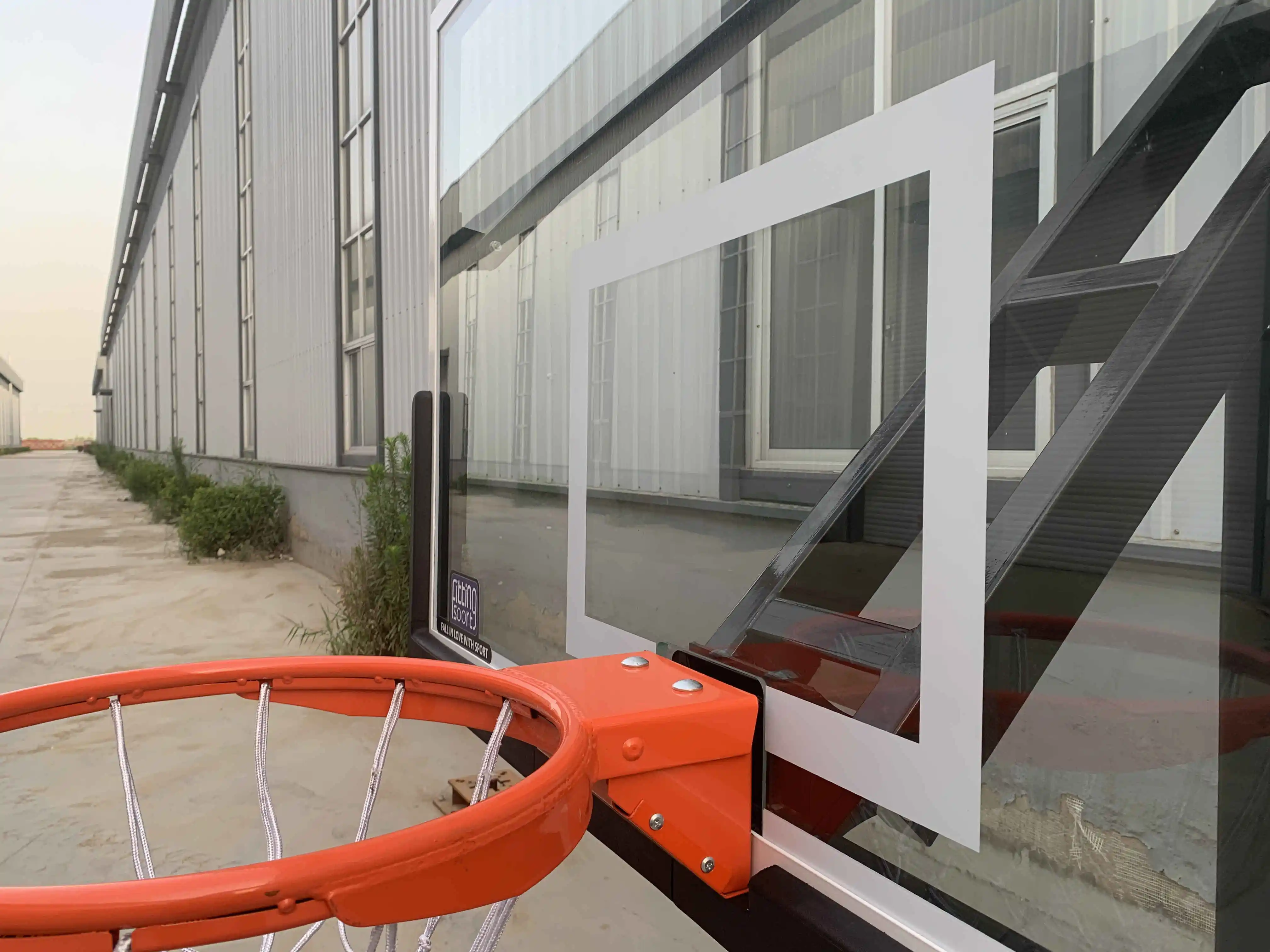 高品質フルサイズ調整可能頑丈な地下設置型バスケットボールスタンド、屋内外使用に適しています