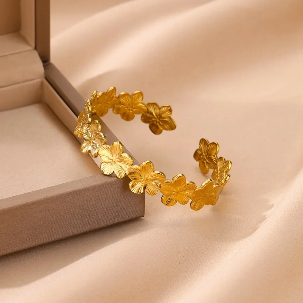 Retro Fashion Gold Color Stainless Steel Stereoscopic Flower Bangles for Women Charms Wedding Bride Korea Jewelry Gift Colorfast