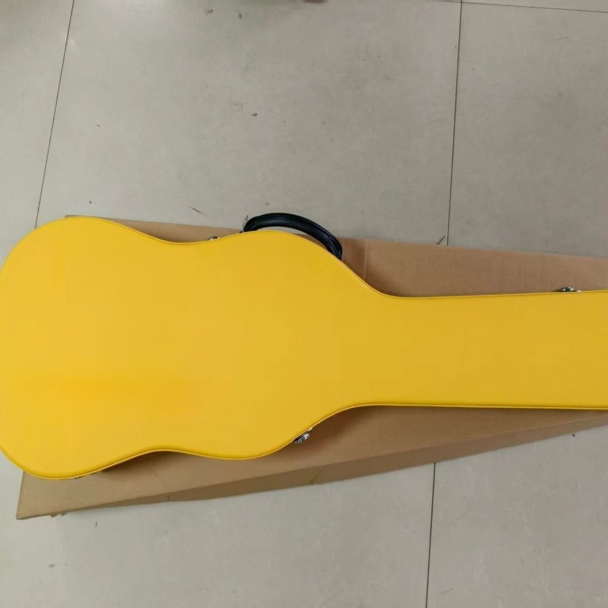 Yellow Electric Guitar Hard Case for ST Style Guitar Yellow PU Leather with Red Plush Lining