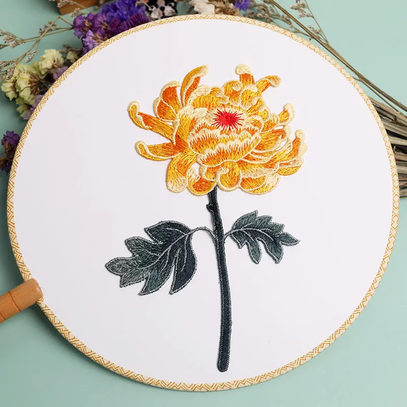Einteiliger Chrysanthemen-Stickerei-Aufnäher, modisch zum Aufnähen für Kleidung, Taschen, Schals, DIY, Lochreparatur