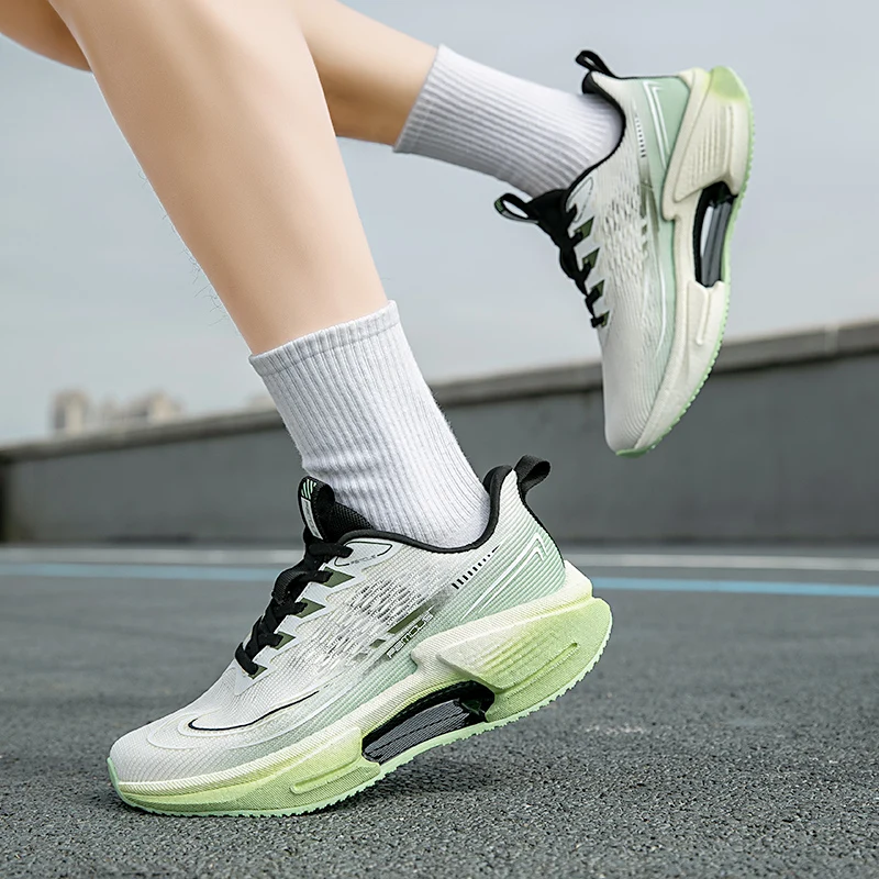 

Новинка 2023 года для отдыха и моды, ультралегкая подошва с попкорном, дышащая сетчатая обувь, противоскользящая и амортизирующая спортивная обувь 36-45