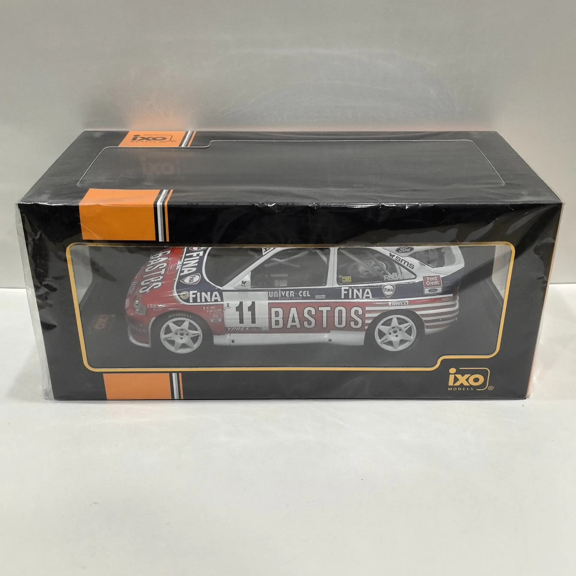 

Модель IXO 1/18 FORD ESCORT RS COSWORTH из литого металла # Модель гоночного автомобиля 1995 года U8 из сплава, 1:11