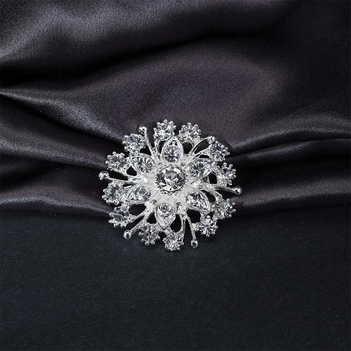 Shiny Rhinestone Round Flower Brooches Pins For Women Silver Color Crystal Heart Snowflake Lapel Badge Elegant Wedding Jewelry