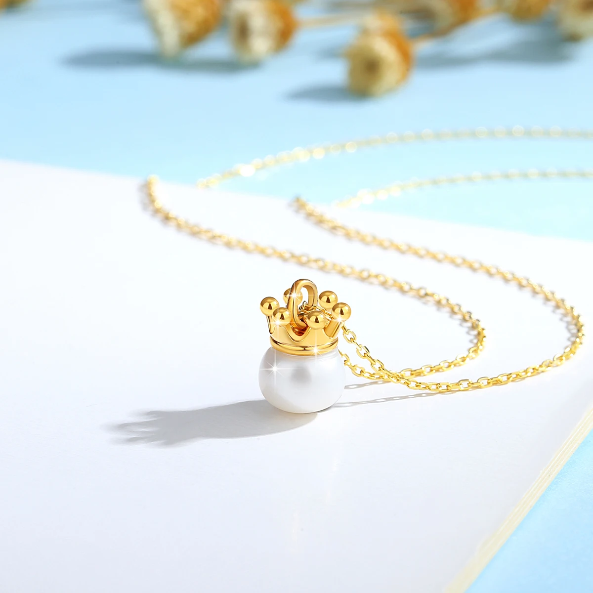 18K Gold Queen Pendant Natural Freshwater Pearl Crown Necklace Original Design for Women Anniversary Party Gift Fine Jewelry