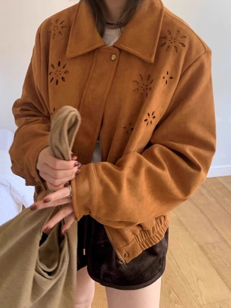 

Женская корейская шикарная винтажная замшевая куртка, осеннее прочное пальто с лазерной резкой и цветочным принтом, элегантная карамельно-коричневая куртка большого размера с цветочным принтом