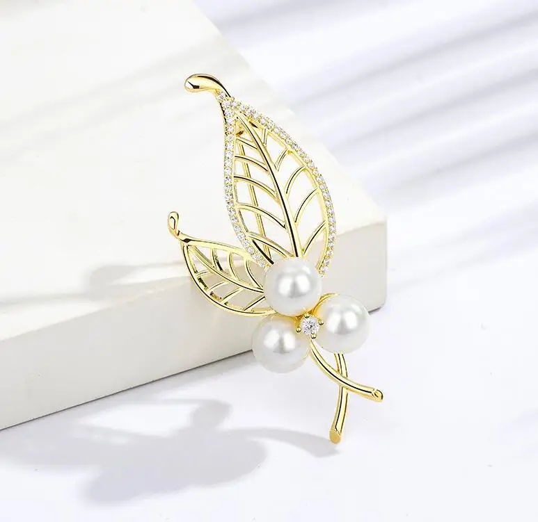 Fashion Pearl Leaf Brooches, For Women Crystal Plant Bouquet Brooch,  Clothes Badges Anti slip buckle brooch neckline