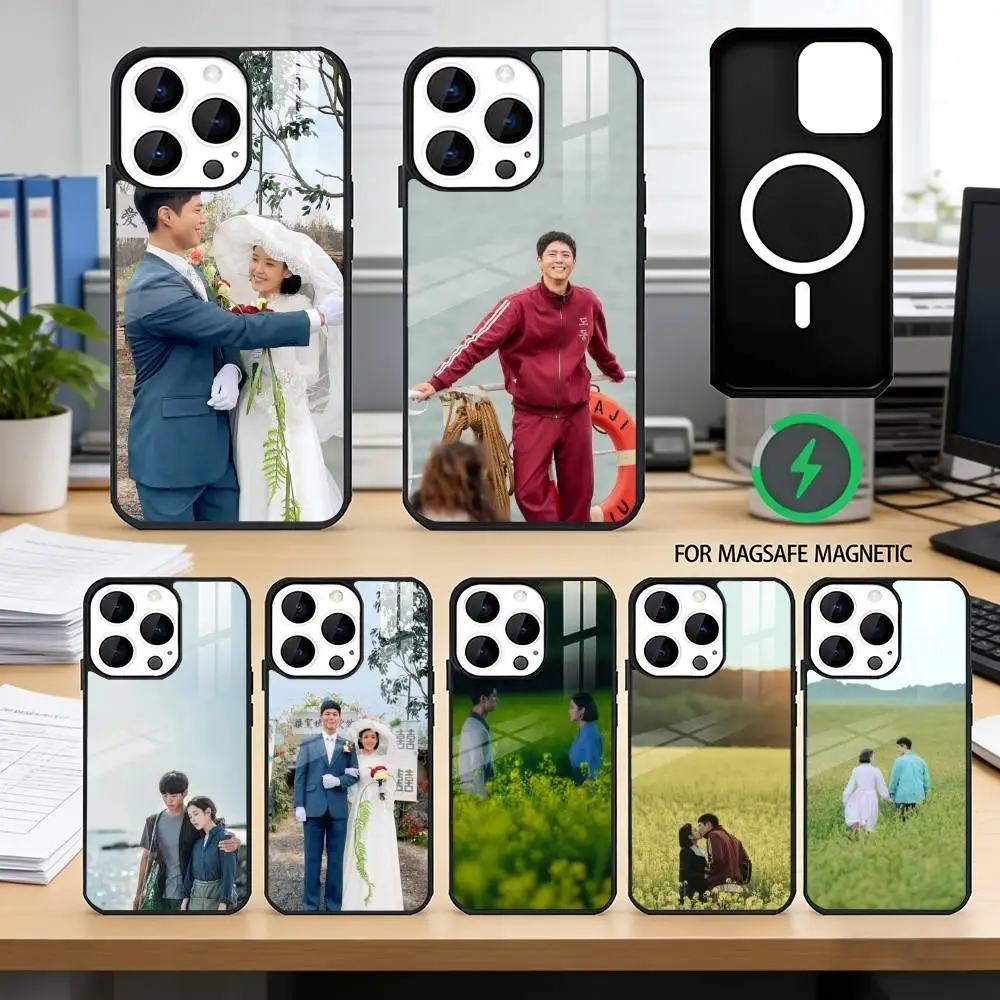 

When Life G-Gives You T-Tangerines Phone Case For iPhone17,16,15,14,13,12,11 Plus,Pro Magnetic with Magsafe Wireless Charging