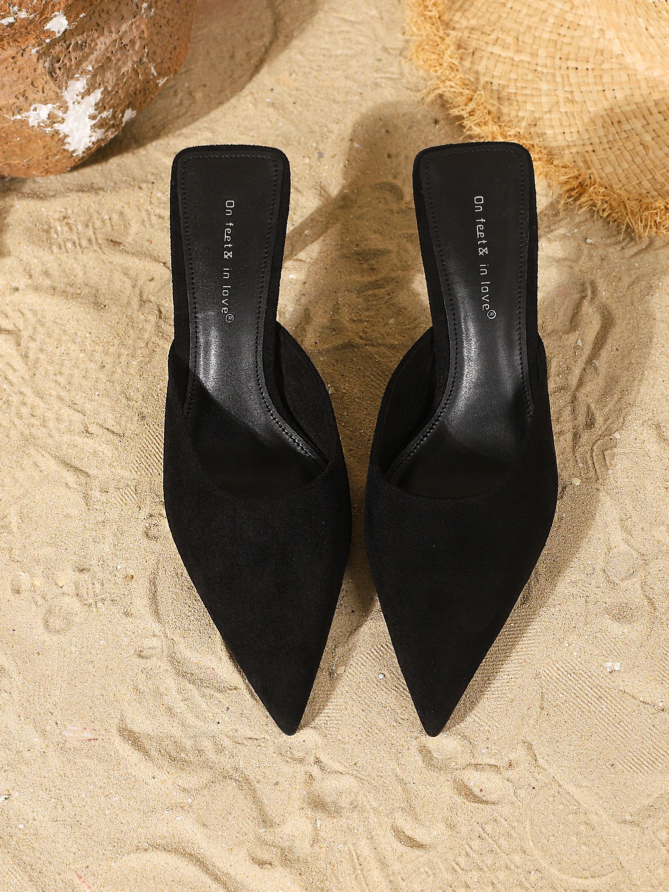 حذاء نسائي بكعب ستيليتو سهل الارتداء من جلد الغزال، أنيق ومتعدد الاستخدامات ومريح.