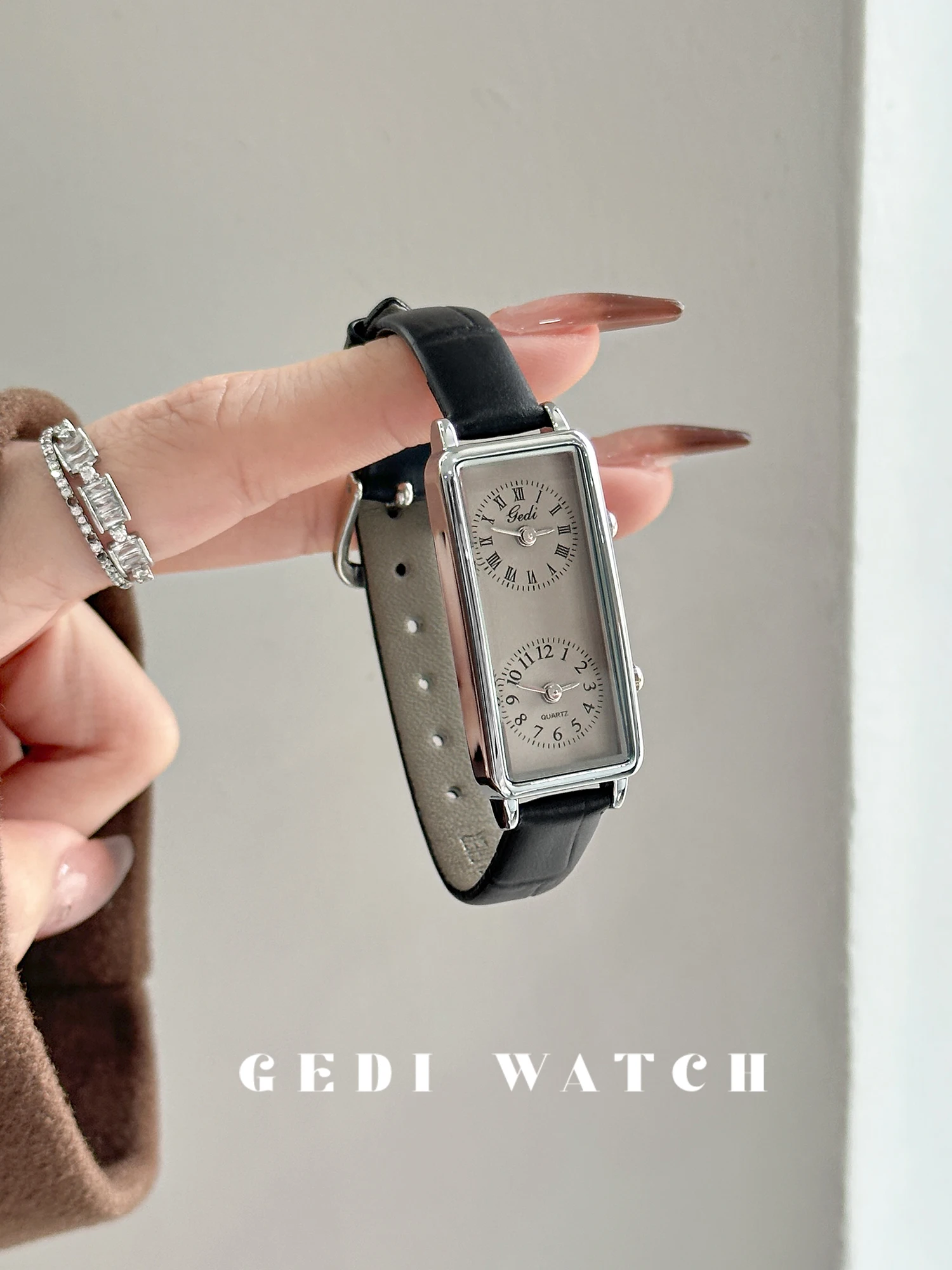 

Watch Women 2025 New Retro Rectangular Luxury Double Disc Fashion Women's Watch Gift Women's Stainless Steel Watch