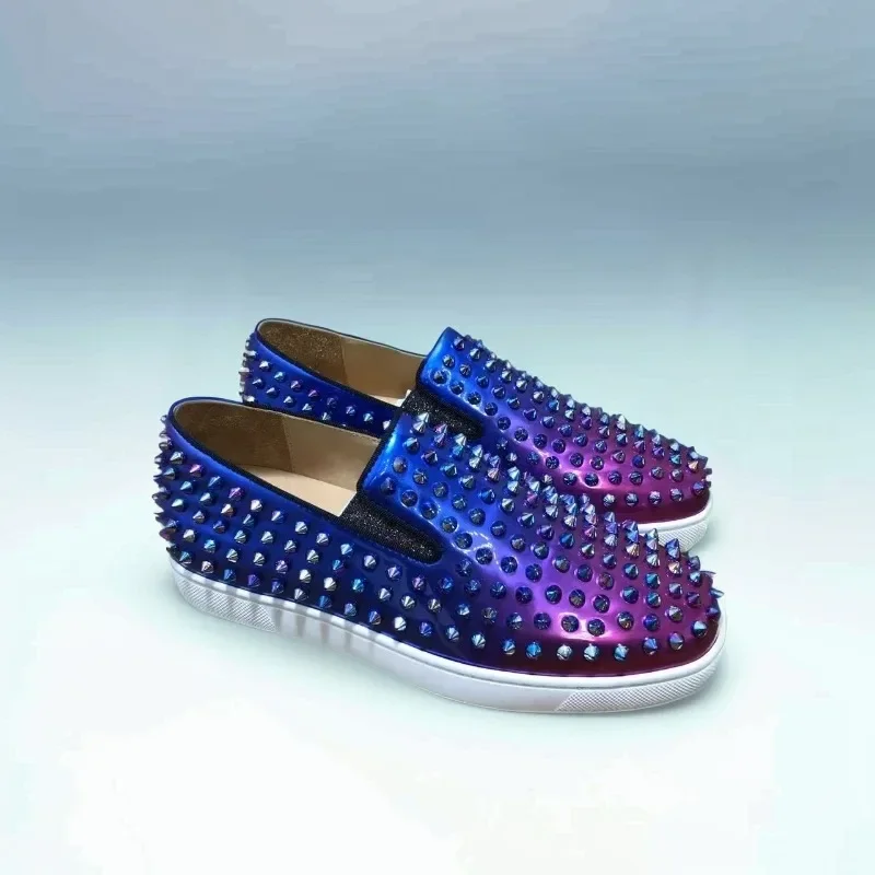 

Luxury Low Top Red Bottom Shoes For Men Trainers Driving Spiked Blue Purple Patent Genuine Leather All Rivets Flats Sneaker