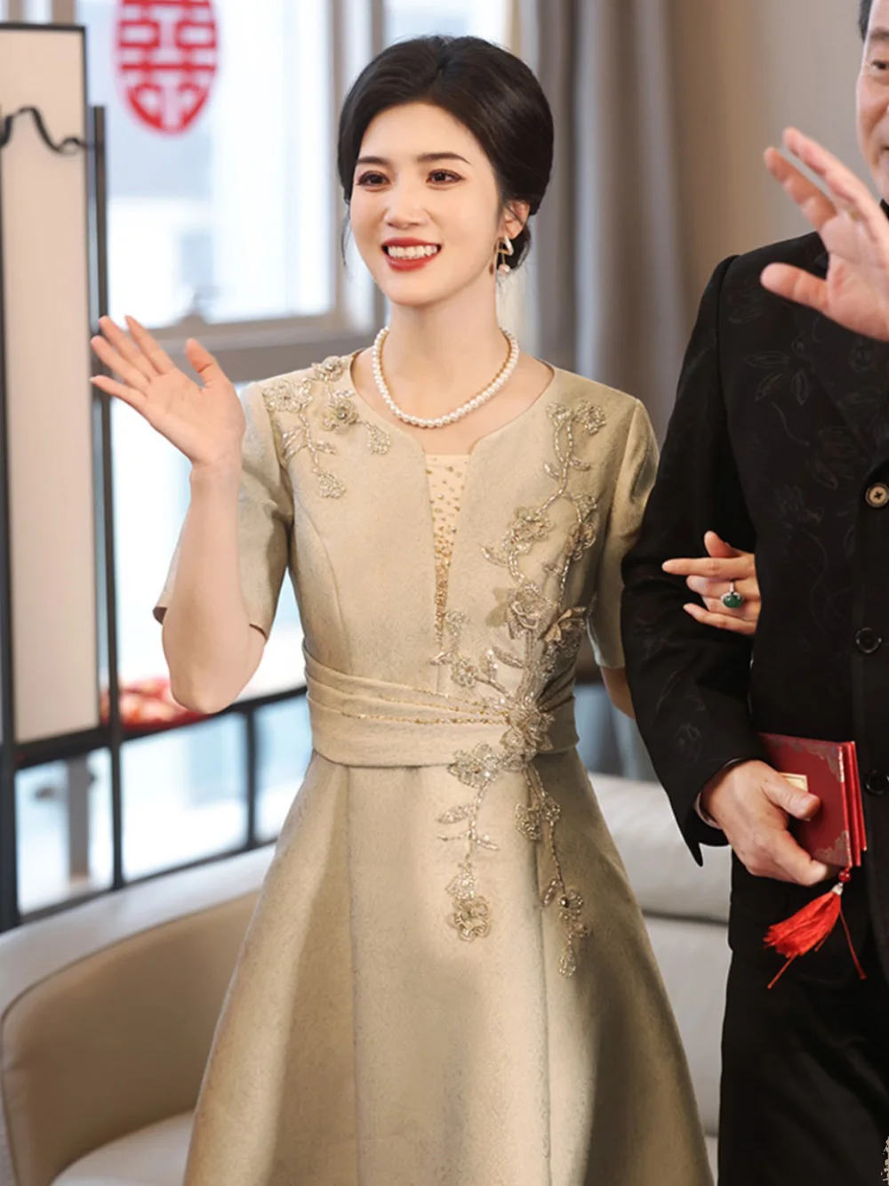 

Elegant Champagne Evening Dress Female Beading Flower A-Line Wedding Party Mother Dresses Light Luxury Tea-Length Vestido