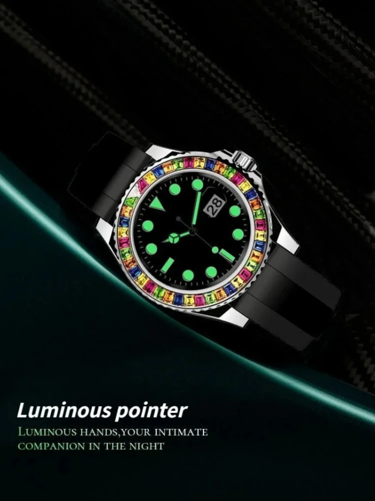 2025 ساعة رجالية فاخرة ملونة بإطار الماس سيليكون مقاوم للماء حزام كوارتز ساعة تقويم مضيئة للرجال