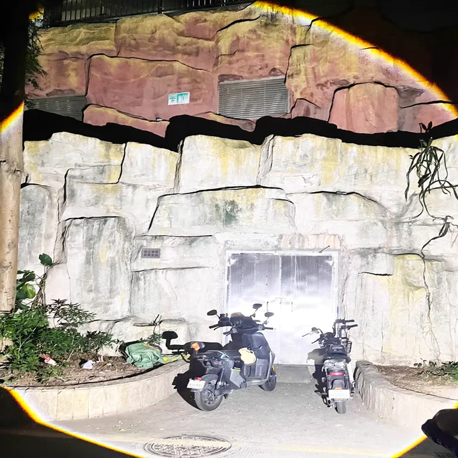 High Brightness 3000000LM Flashlight Portable Rechargeable LED Flashlight Ultra Powerful Long Shot 3km Torch for Camping Hunting