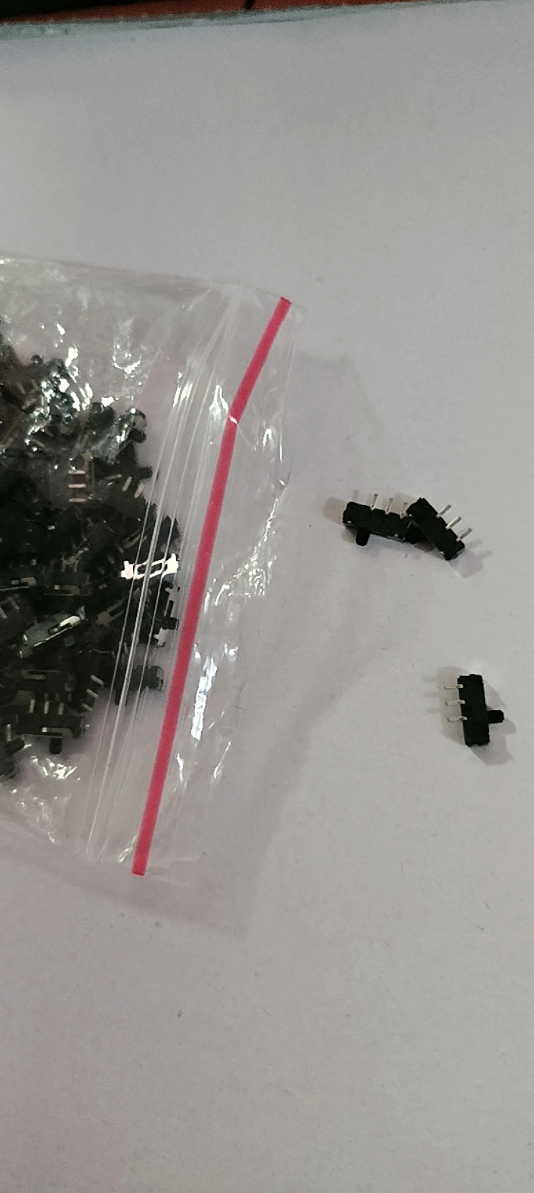 

clearance sale 218PCS MSK-12D18A toggle switch 3Pin with fixed foot sliding 2nd gear patch